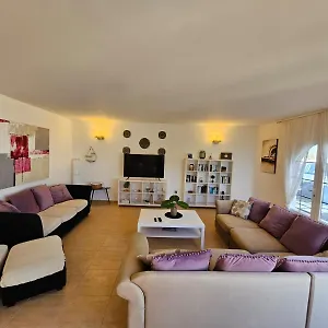 https://villa-kareva.in-canary-islands.com